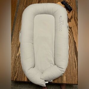 Dockatot Deluxe+ Baby Lounger
